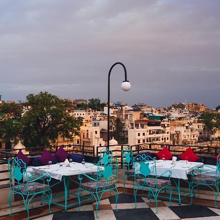 Hide-In Udaipur - A Lake View Boutique Hotel エクステリア 写真