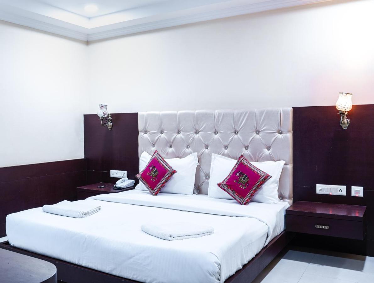Hide-In Udaipur - A Lake View Boutique Hotel エクステリア 写真