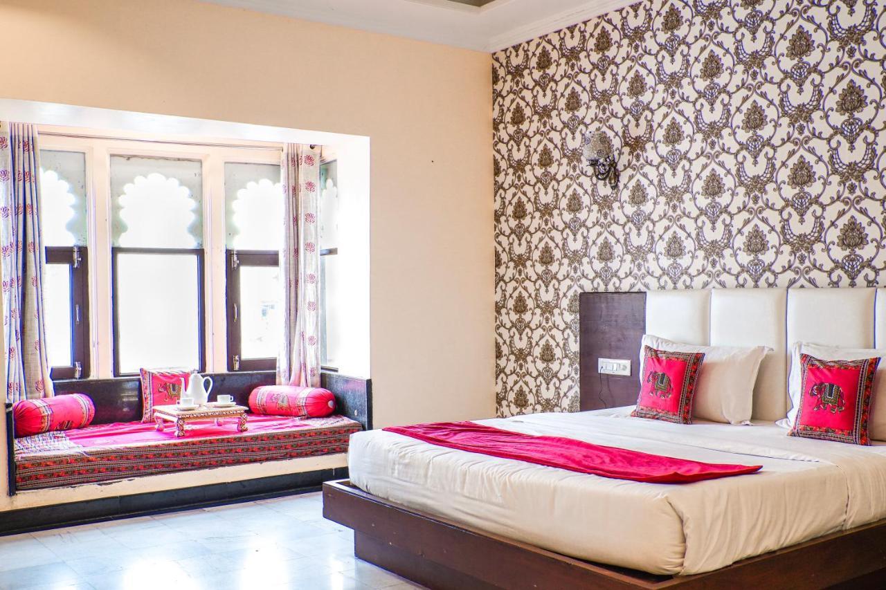 Hide-In Udaipur - A Lake View Boutique Hotel エクステリア 写真
