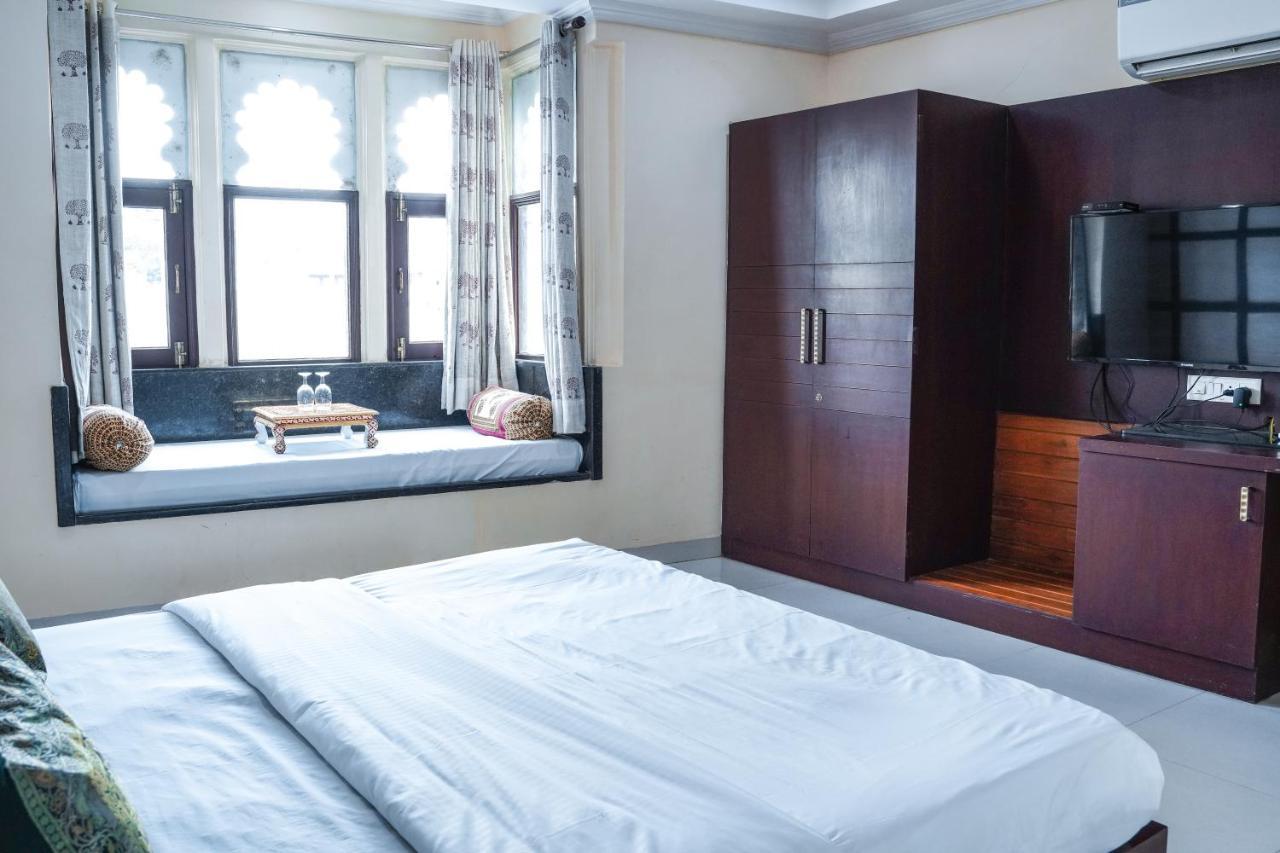 Hide-In Udaipur - A Lake View Boutique Hotel エクステリア 写真
