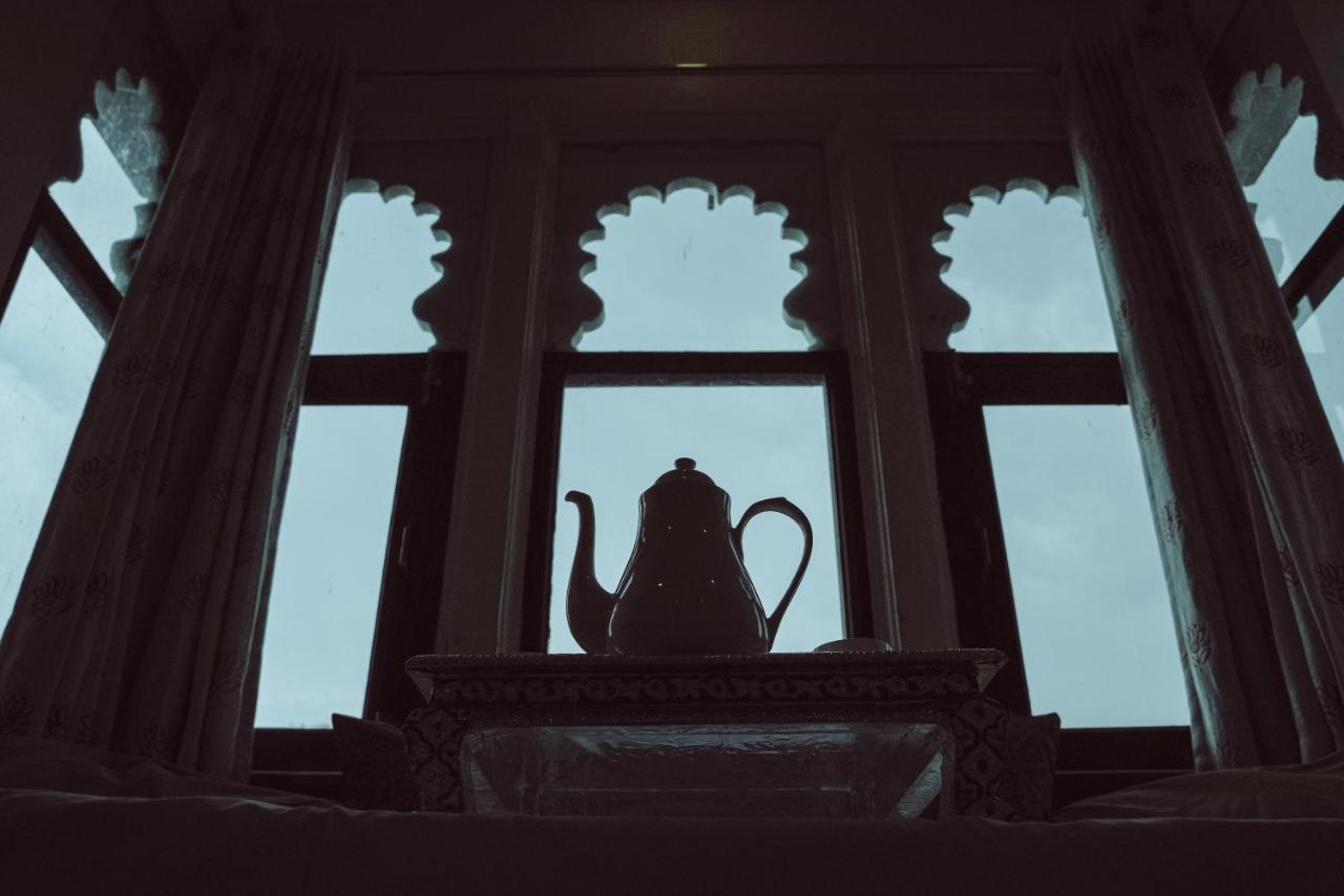 Hide-In Udaipur - A Lake View Boutique Hotel エクステリア 写真