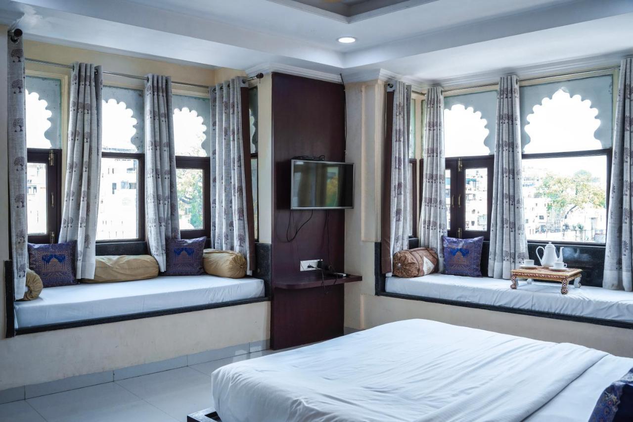 Hide-In Udaipur - A Lake View Boutique Hotel エクステリア 写真